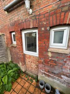 Large studio flat with garden