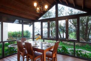 StayVista at Little Heaven with Breakfast