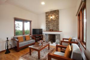 StayVista at Little Heaven with Breakfast