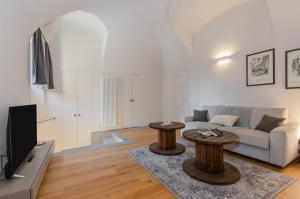 GuestHost - Asti Centro Modern & Elegant Apt
