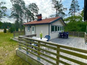 6 person holiday home in Mönsterås-By Traum