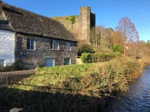 Riverside apartment - Merthyr Cynog