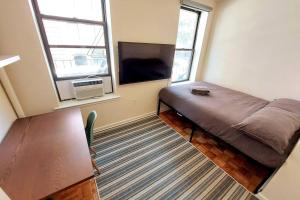 ✪ Large 2 Bedrooms ✪ Queen Beds ✪ Work Stations