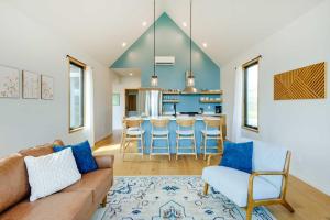 Yellowstone Prairie Retreat: 360 Mountain Views!