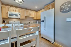 Current River Retreats Condo Walk to River!