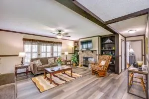 Dog-Friendly Home with Mtn Views in Chilhowie! - Meadowview