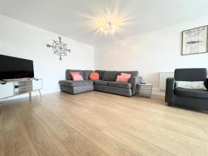 Newquay Fistral Beach View with pool