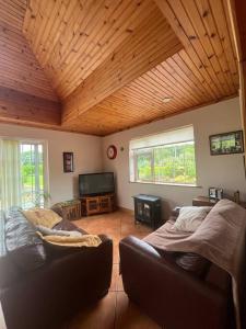 Spacious Countryside 4BD House!