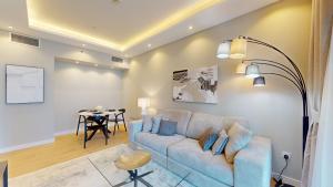 Time Place Tower - Magnificent One Bedroom