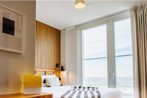King Room - Disability Access room in The Rockaway Hotel