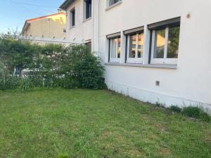 Maisons de vacances 50 m2 4 couchages T2 au calme, lumineux, confortable, cosy, climatise, privatif avec parking gratuit et terrasse : photos des chambres