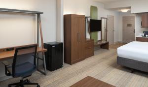 Standard Room room in Holiday Inn Express & Suites Orlando International Airport an IHG Hotel