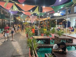 Lujoso, frente a la playa, con terraza y vista al mar .