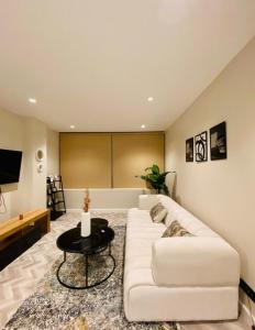 Foreshore place 1510 one bedroom apartment