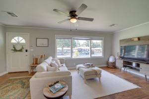 Stylish Tulsa Home w Modern Updates!