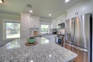 Stylish Tulsa Home w Modern Updates!