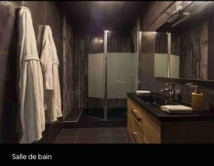 Appartements Black House  {parking,netflix,canal+} tout compris : photos des chambres