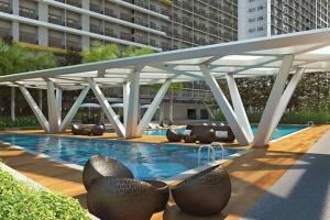 Chic 2 Bedroom EDSA APT with Balcony