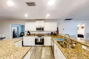 Lakefront Living - ليك بلاسيد