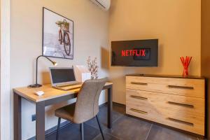 Modern & Bright 2 bedroom Flat 50m from M4 Stop