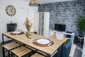 Appartements Sublime apartment downtown train station 2pers wifi : photos des chambres