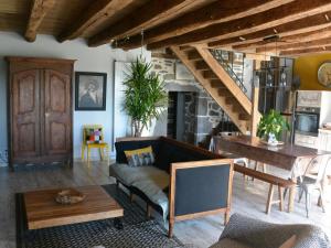 Maisons de vacances Gite Anglards-de-Salers, 3 pieces, 4 personnes - FR-1-742-9 : photos des chambres