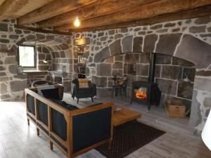 Maisons de vacances Gite Anglards-de-Salers, 3 pieces, 4 personnes - FR-1-742-9 : photos des chambres