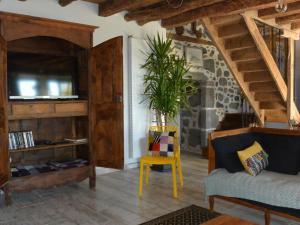 Maisons de vacances Gite Anglards-de-Salers, 3 pieces, 4 personnes - FR-1-742-9 : photos des chambres