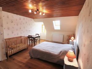 Maisons de vacances Gite Drugeac, 4 pieces, 5 personnes - FR-1-742-19 : photos des chambres