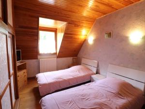 Maisons de vacances Gite Thiezac, 3 pieces, 4 personnes - FR-1-742-74 : photos des chambres