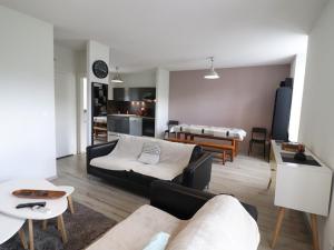 Maisons de vacances Gite Thiezac, 4 pieces, 8 personnes - FR-1-742-46 : photos des chambres