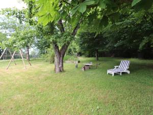 Maisons de vacances Gite Saint-Victor, 3 pieces, 4 personnes - FR-1-742-227 : photos des chambres