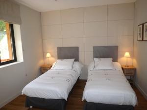 Maisons de vacances Gite Saint-Etienne-Cantales, 3 pieces, 4 personnes - FR-1-742-245 : photos des chambres