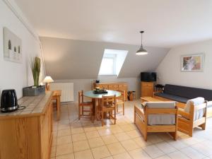 Maisons de vacances Gite Saint-Paul-de-Salers, 3 pieces, 4 personnes - FR-1-742-251 : photos des chambres