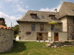 Maisons de vacances Gite Saint-Mamet-la-Salvetat, 3 pieces, 4 personnes - FR-1-742-261 : photos des chambres