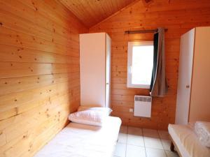 Maisons de vacances Gite Arnac, 3 pieces, 5 personnes - FR-1-742-431 : photos des chambres