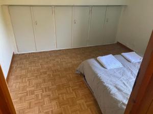 Maisons de vacances maison calme , jardin 20 min de geneve : Chambre Double - Vue sur Parc