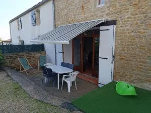 Charmante maison en pierres - 马朗