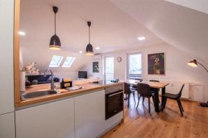 River Valley Vista Apartment