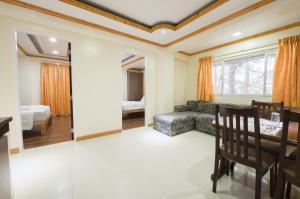 2 Bedroom Unit with Breakfast for 2pax