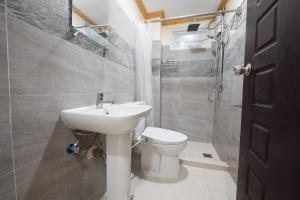 2 Bedroom Unit with Breakfast for 2pax