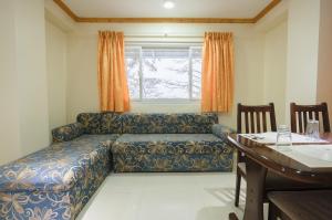2 Bedroom Unit with Breakfast for 2pax