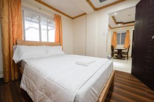 2 Bedroom Unit with Breakfast for 2pax