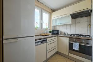 2Br Apt Balcony Tamka 17 AC