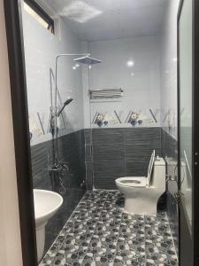 Nhà nghỉ Hoàng Gia