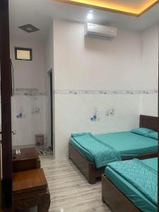 Nhà nghỉ Hoàng Gia