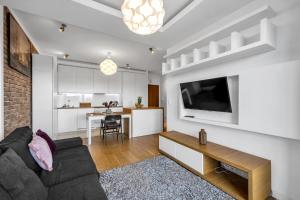 Spacious 2 BR Apt Dalanowska 46