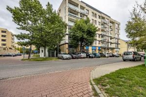 Spacious 2 BR Apt Dalanowska 46