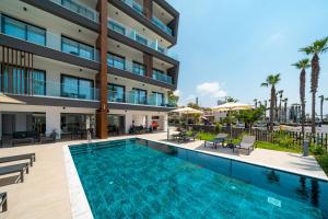 Waterside Sea View Apartments