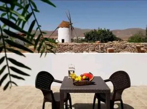 Encantadora casita con molino y piscina - 安提瓜